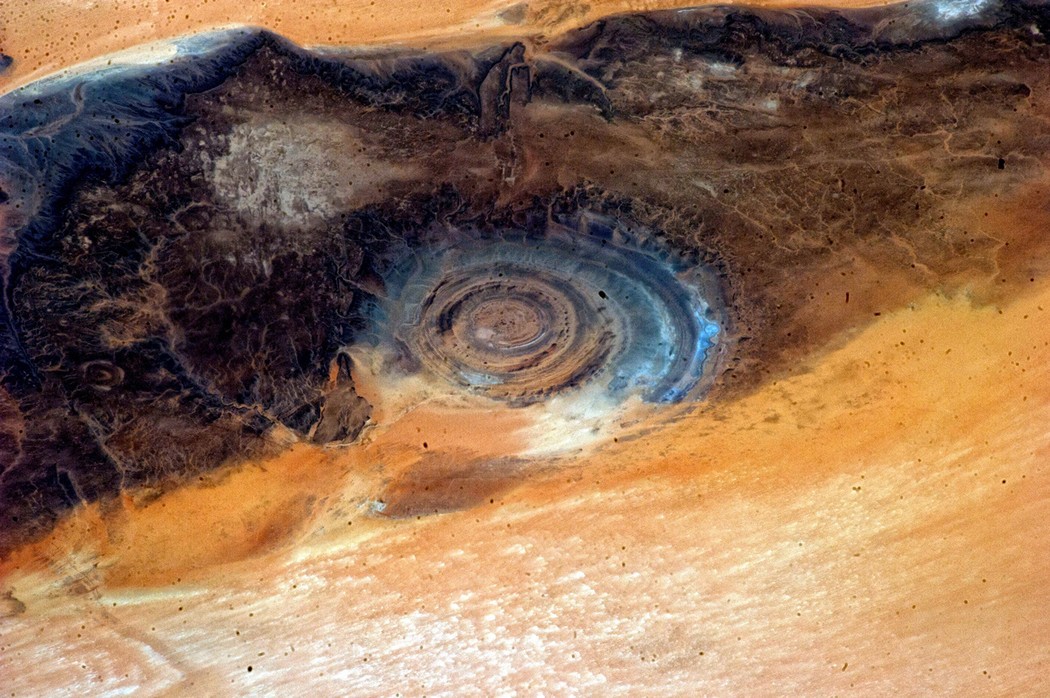 10. Мавритания. Геологическое образование Ришат. (Stuart Rankin) земля, природа