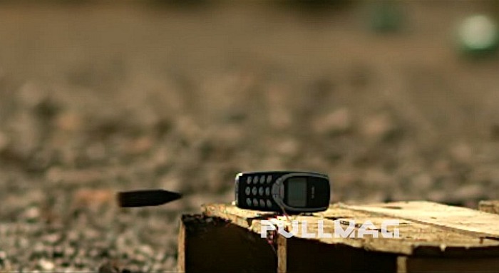 Телефон Nokia 3310 против крупнокалиберной винтовки