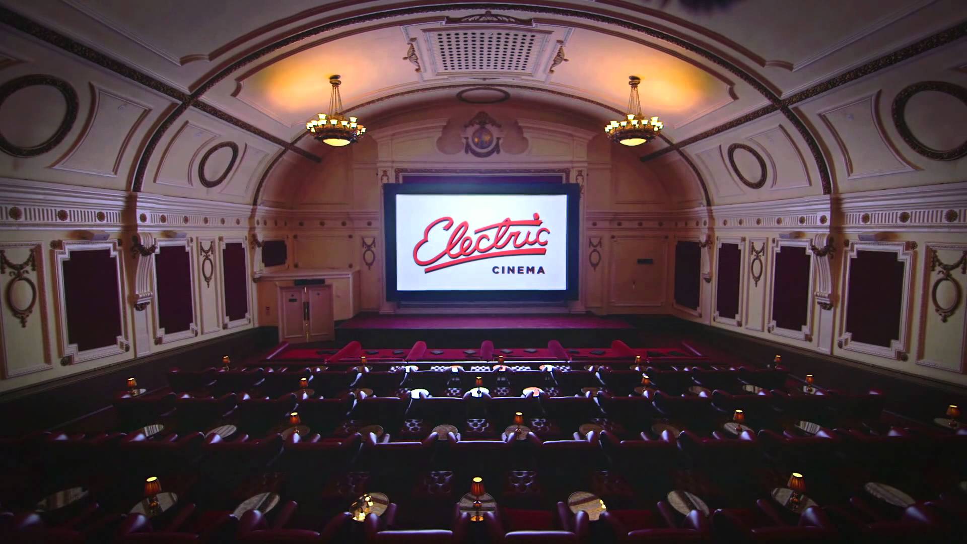London cinemas. Electric Cinema в Ноттинг-Хилле, Лондон, Англия. Кинотеатр Electric Лондон (Великобритания). Букингемский дворец кинотеатр. – Кинотеатр the Electric  Бирмингем.