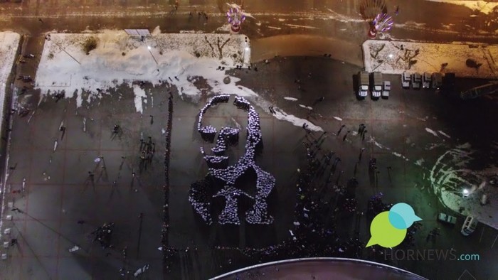 Челябинские студенты выложили своими телами гигантский портрет Путина