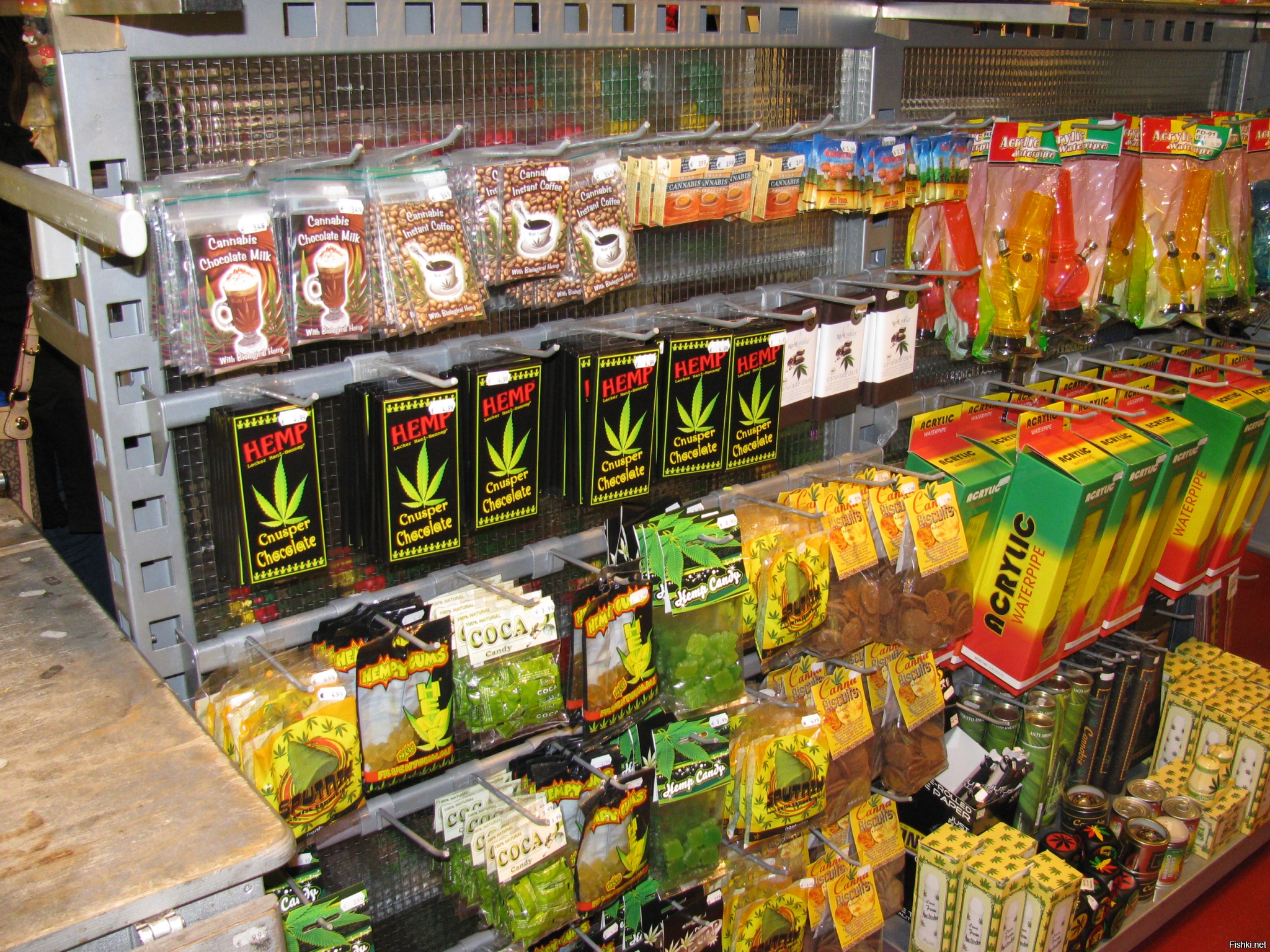 Какие наркотики можно купить в голландии чем опасна марихуана для человека