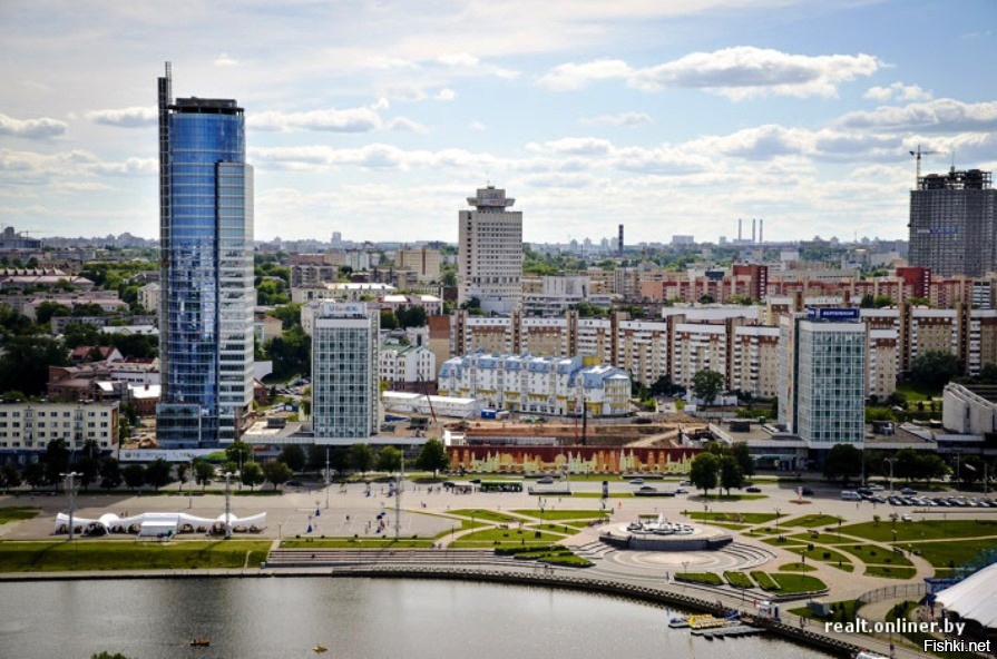 Дома в городе белоруссии. Роял Плаза Минск. Минск небоскребы. Минск высотки. Высотные здания Минска.