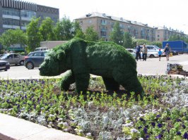 Интересные памятники и скульптуры медведей