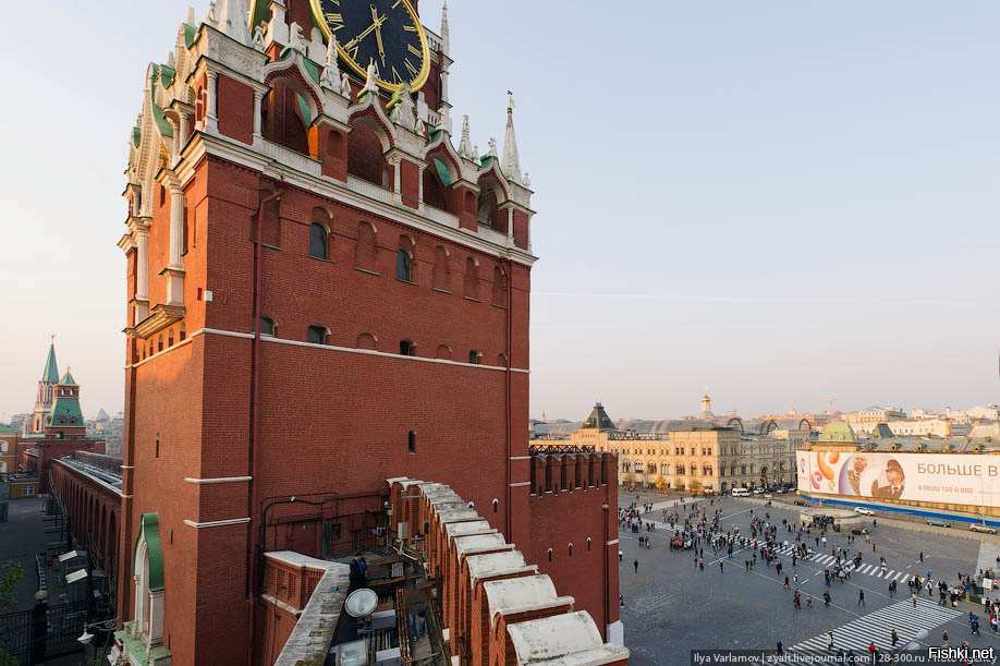 Кремль внутри. Спасская башня Московского Кремля изнутри. Московский Кремль башни Кремля внутри. Спасская башня Московского Кремля сверху. Внутри Спасской башни Московского Кремля.