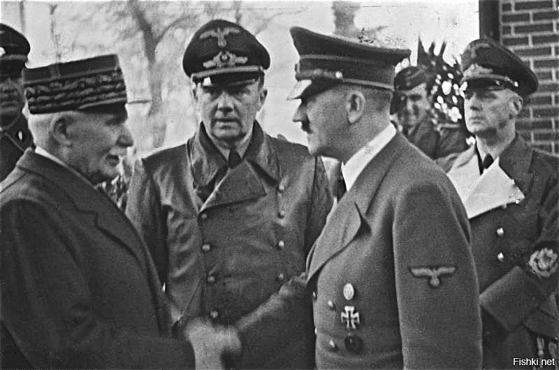 За руку с Гитлером здоровались вожди Запада. А виноват Сталин?