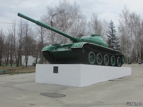 Памятник В Бердске в парке победы