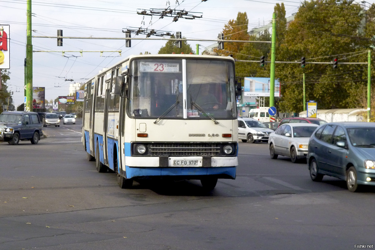 Автобусы молдовы. Ikarus 280 Кишинев. Кишинев Икарус 280,260. Автобусы Кишинев. Автобусы в Молдавии.