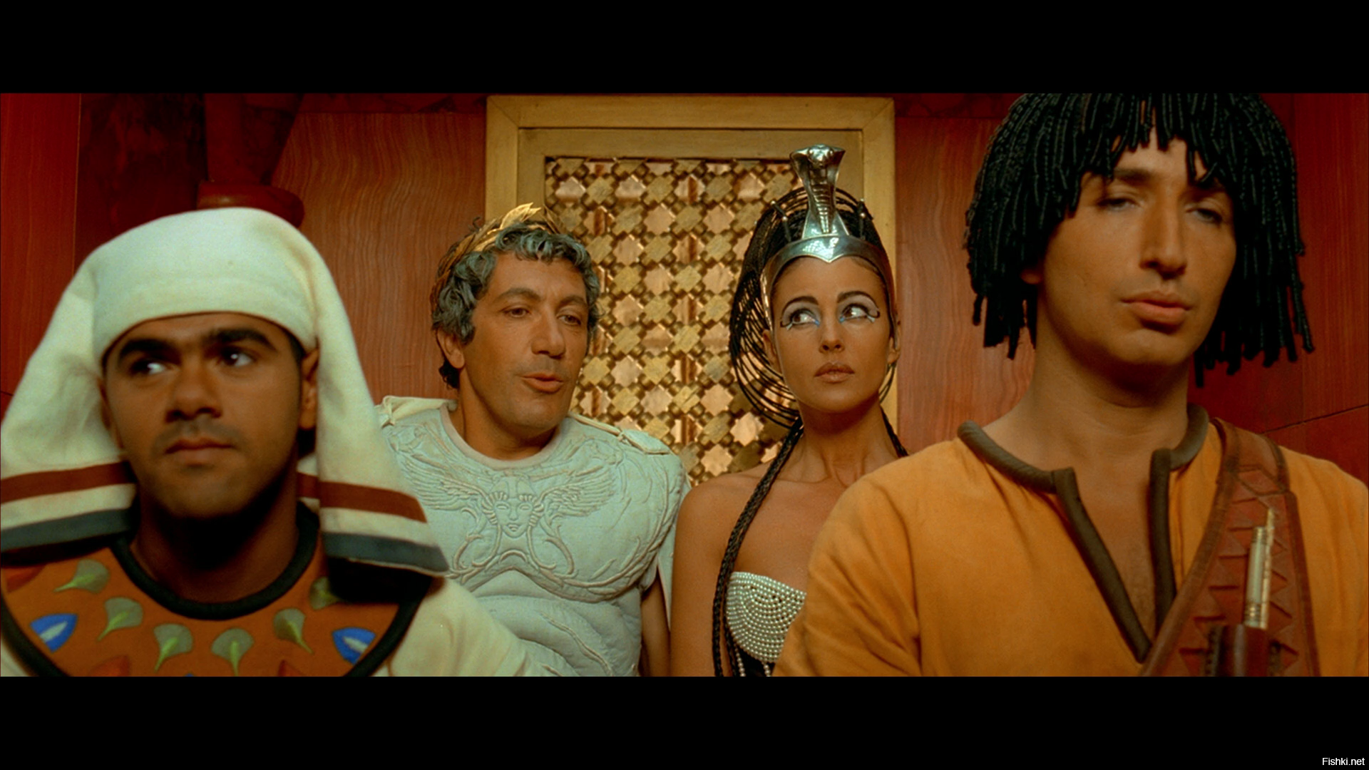 моника беллуччи астерикс и обеликс миссия клеопатра 2002. моникабеллучи клеопатра. моника беллуччи клеопатра. жерар дармон миссия клеопатра. моника беллуччи астерикс и обеликс миссия.