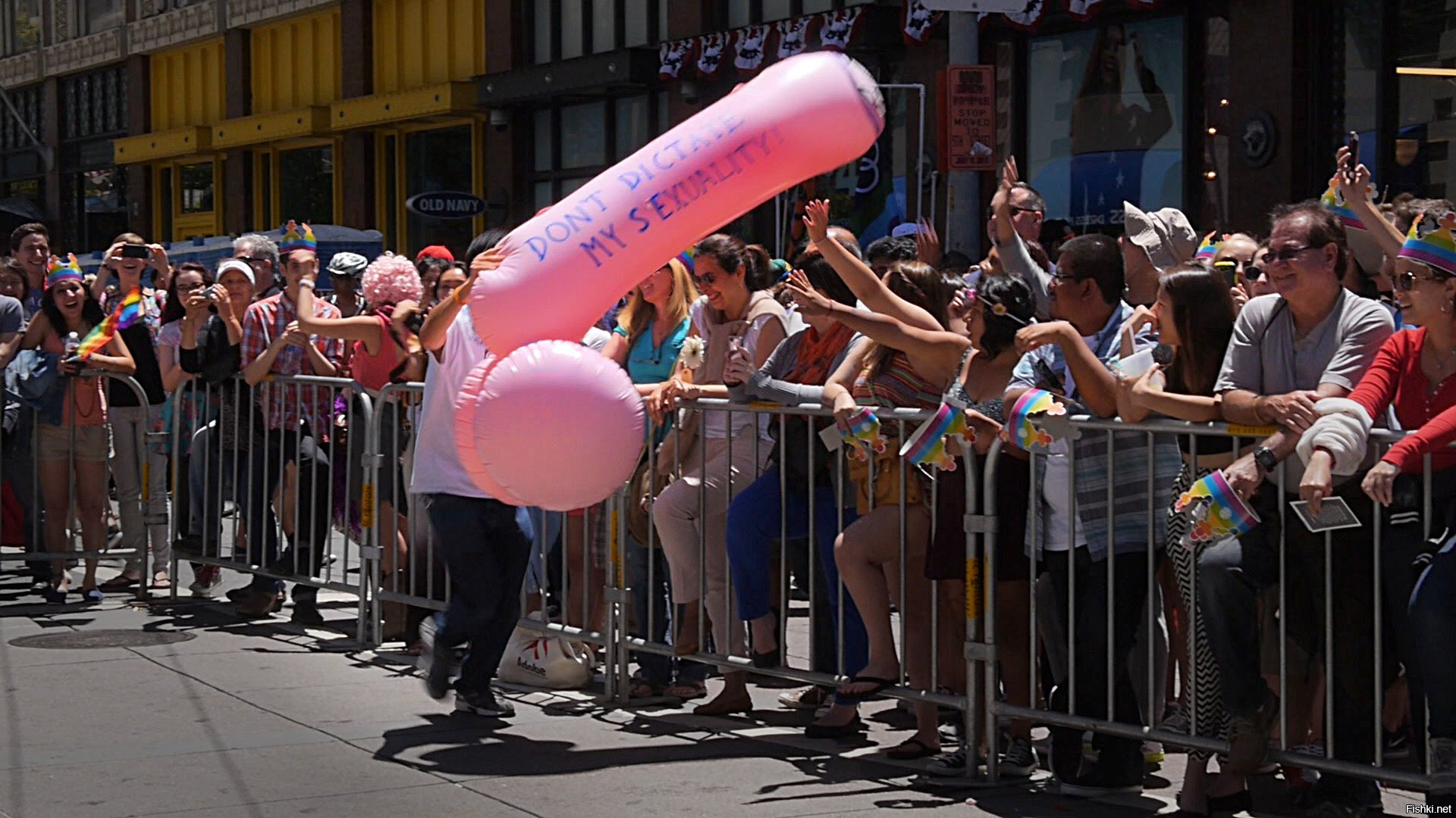 самые большие геи парад фото 44