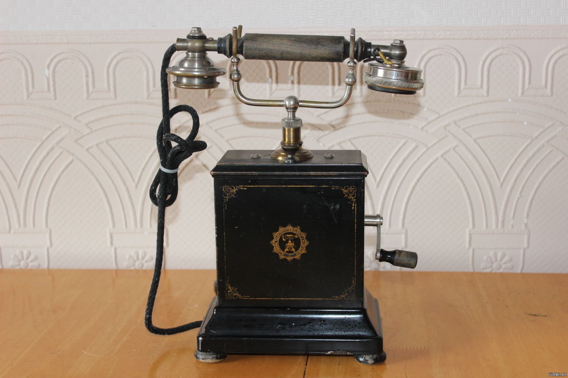 Телефон 30 24 24. Телефонный аппарат Эриксон 1910 года. Телефонный аппарат Бойля 1896. Первый телефонный аппарат. Телефонный аппарат начала 20 века.