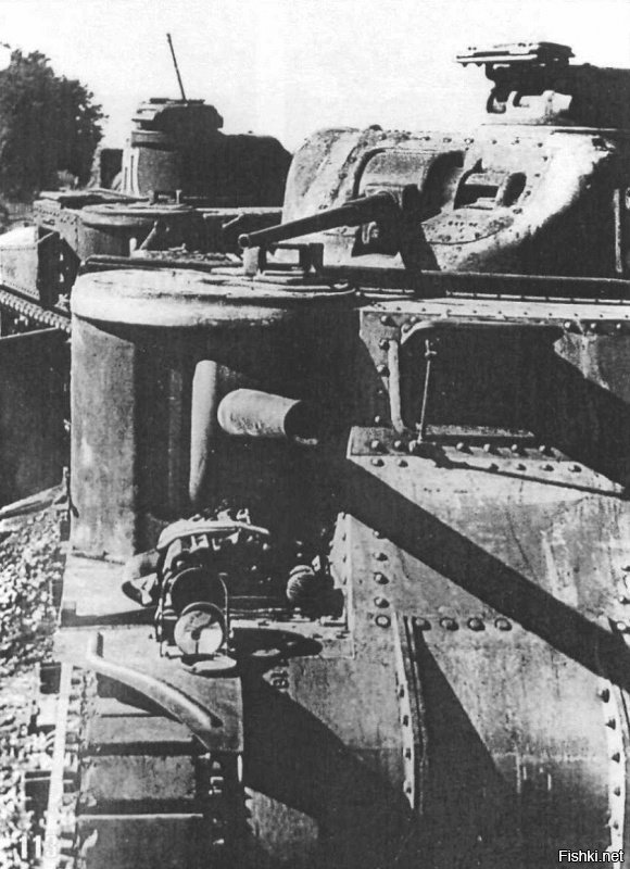 Брошенные в районе Харькова советские танки M3 «Генерал Ли».