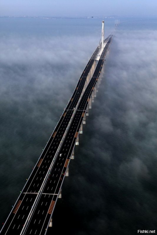 Мост Даньян-Куншань 164 800 метров несет по себе железную дорогу между Шанхаем и Нанкином в Восточном Китае, а так же несколько полос движения транспорта. Его открытие состоялось в июне 30, 2011. Строительство было завершено в минимальные четыре года, было задействовано приблизительно 10,000 человек. Общая стоимость составила приблизительно $8.5 миллиардов. Даньян – Куньшань в настоящее время является самым длинным мостом в мире, занесенным в Кингу Рекордов Гинесса.