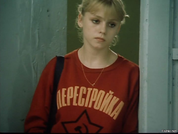 На эту тему есть очень неплохой, еще советский фильм "Куколка" 1998 г.
О списанной из-за травмы гимнастке, вернувшейся в обычную жизнь. Фильм достаточно тяжелый, но интересный...