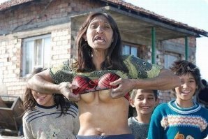 Почему цыгане, не работавшие ни дня, получают пенсию, бесплатную медицину и другие льготы от гос-ва