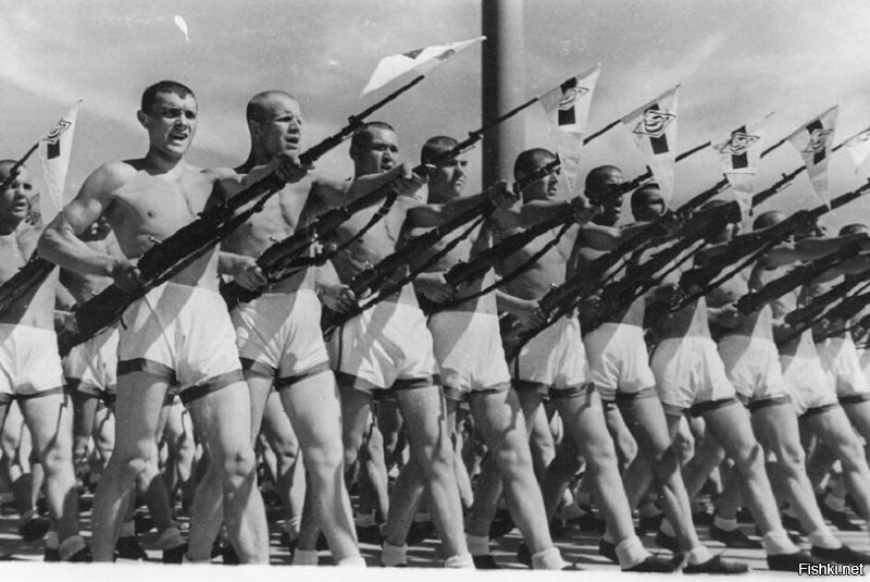 Ну как бы парад физкультурников с участием работников НКВД