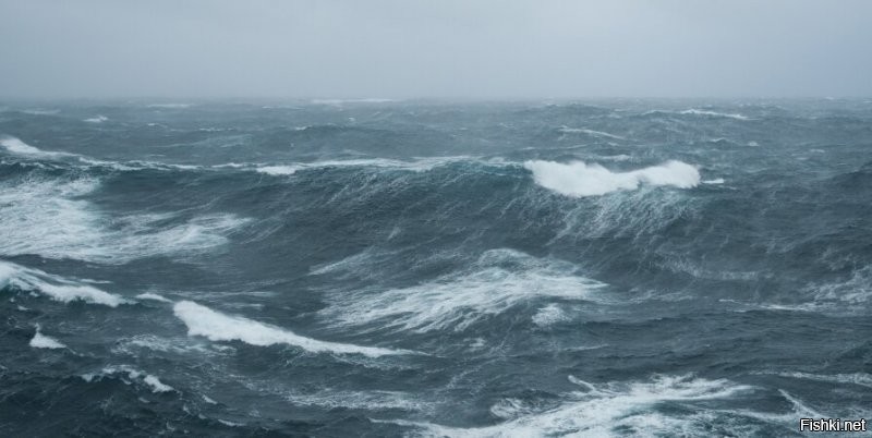 Настоящая жуть , это Баренцево море в непогоду