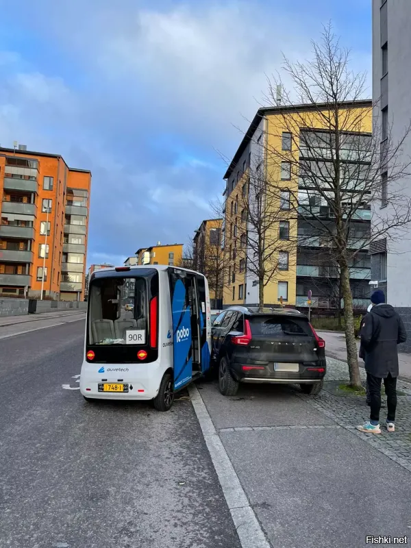 В моем городе тоже есть беспилотный автобус. буквально вчера или позавчера протаранил припаркованный автомобиль