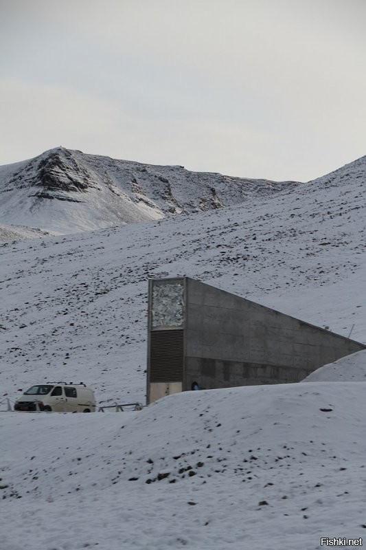 Всемирное семенохранилище на Шпицбергене (норв. Svalbard Globale frøhvelv) .