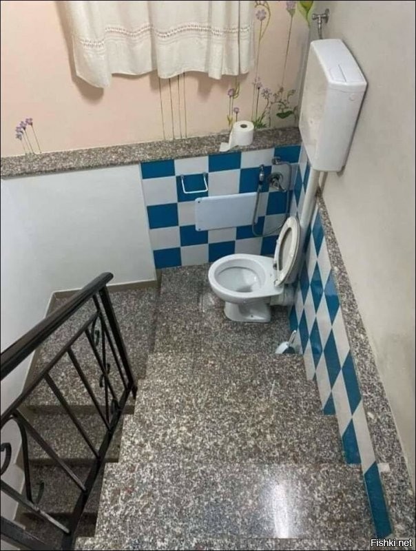 Если наверху лестницы - ванная, то это - суперрешение интерьера