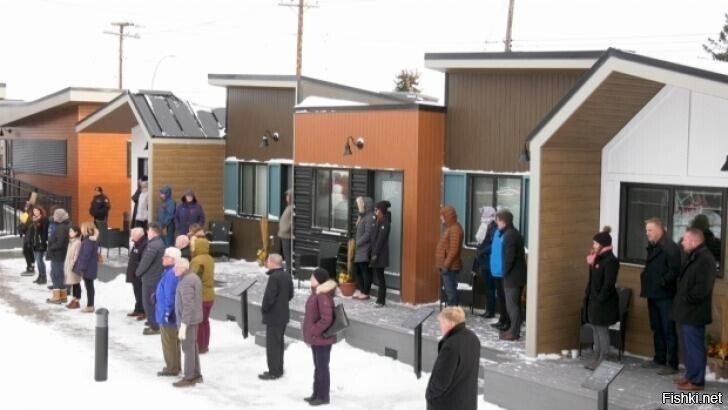 Канада открыла деревню с бесплатными мини-домиками для бездомных ветеранов.

Ветеранов, простите, чего?