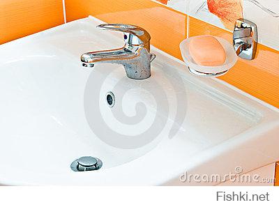 Приспособление, благодаря которому руки не будут пахнуть луком после нарезки.