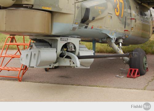 30-мм пушка 2А42 — советская автоматическая пушка конструкции А. Г. Шипунова и В. П. Грязева, предназначена для уничтожения живой силы, легкобронированной техники и воздушных низколетящих целей.

При отстреле всего боекомплекта (500 снарядов) пушка не нуждается в промежуточном охлаждении. Стрельба возможна одиночным и автоматическим огнём, большим и малым темпом. Боепитание — селективное из двух патронных ящиков, снаряжаемых патронами с бронебойными и осколочно-фугасными снарядами.