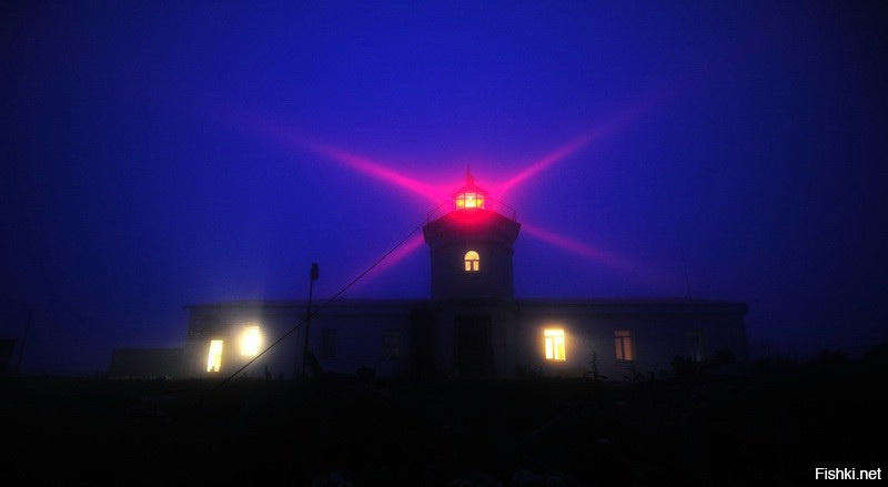 маяк на о-ве Скрыплёва.Построен в 1870-х